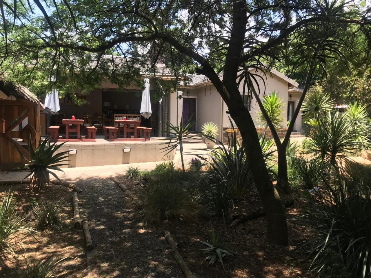 Aerotropolis Guest Lodge Κέμπτον Παρκ Εξωτερικό φωτογραφία
