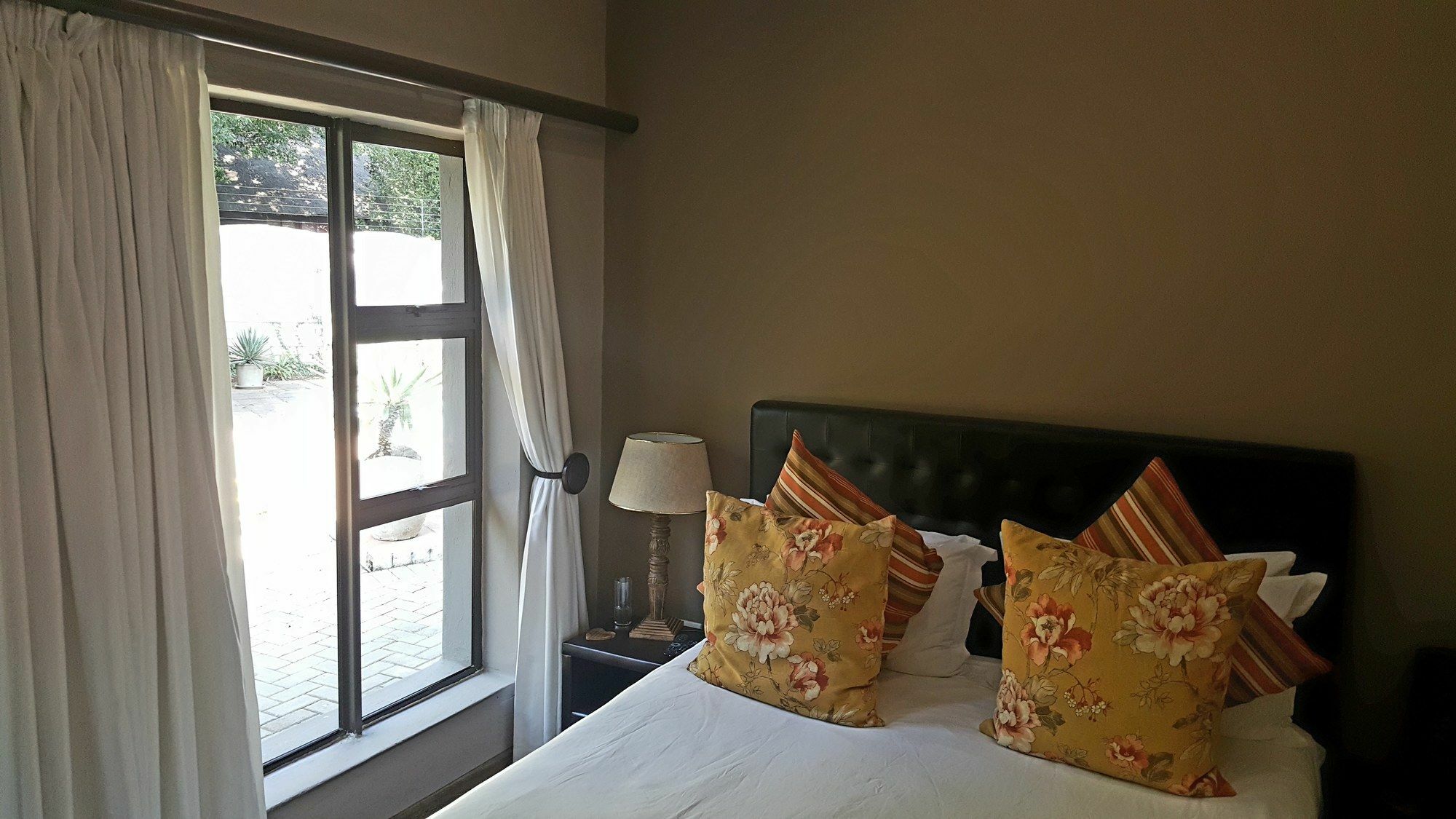 Aerotropolis Guest Lodge Κέμπτον Παρκ Εξωτερικό φωτογραφία