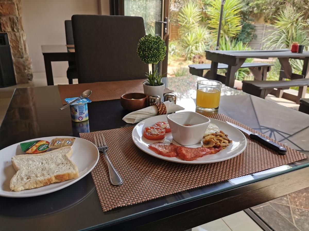 Aerotropolis Guest Lodge Κέμπτον Παρκ Εξωτερικό φωτογραφία